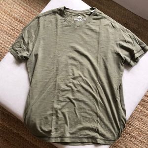 Tommy Bahama V-Neck T-Shirt